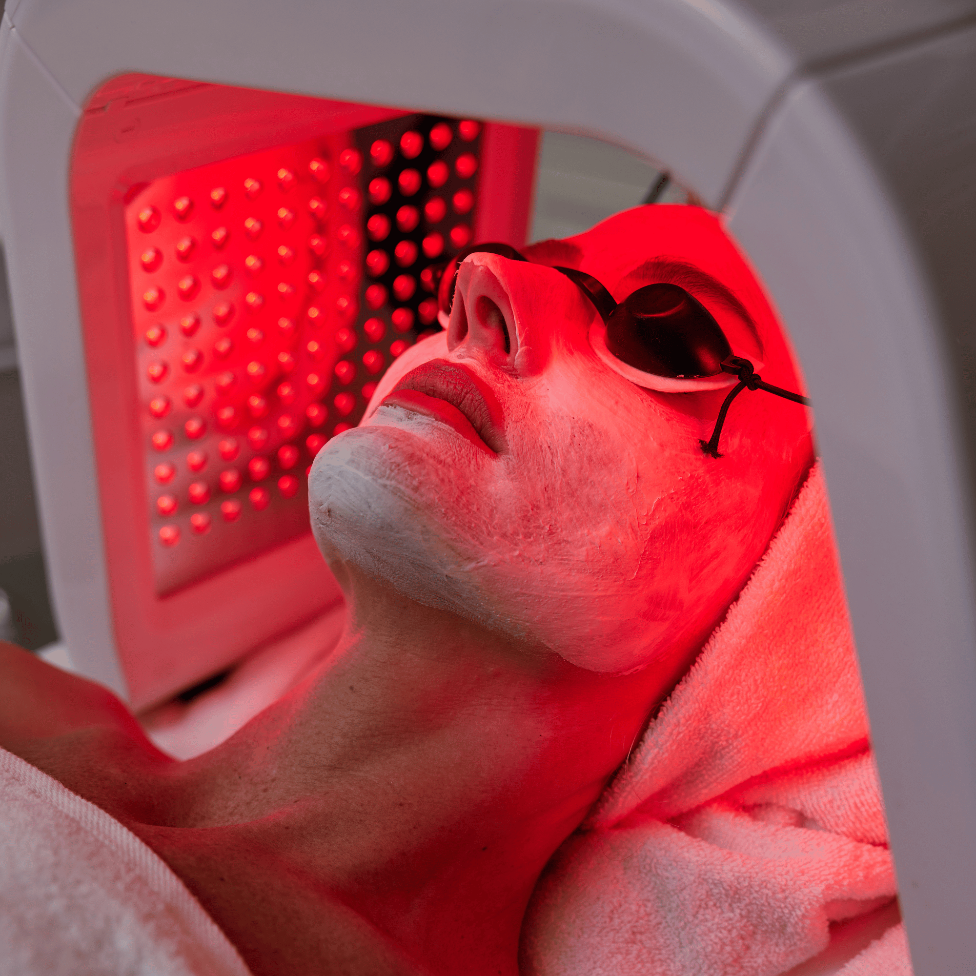 MICRODERMABRASION WITH LED MASK